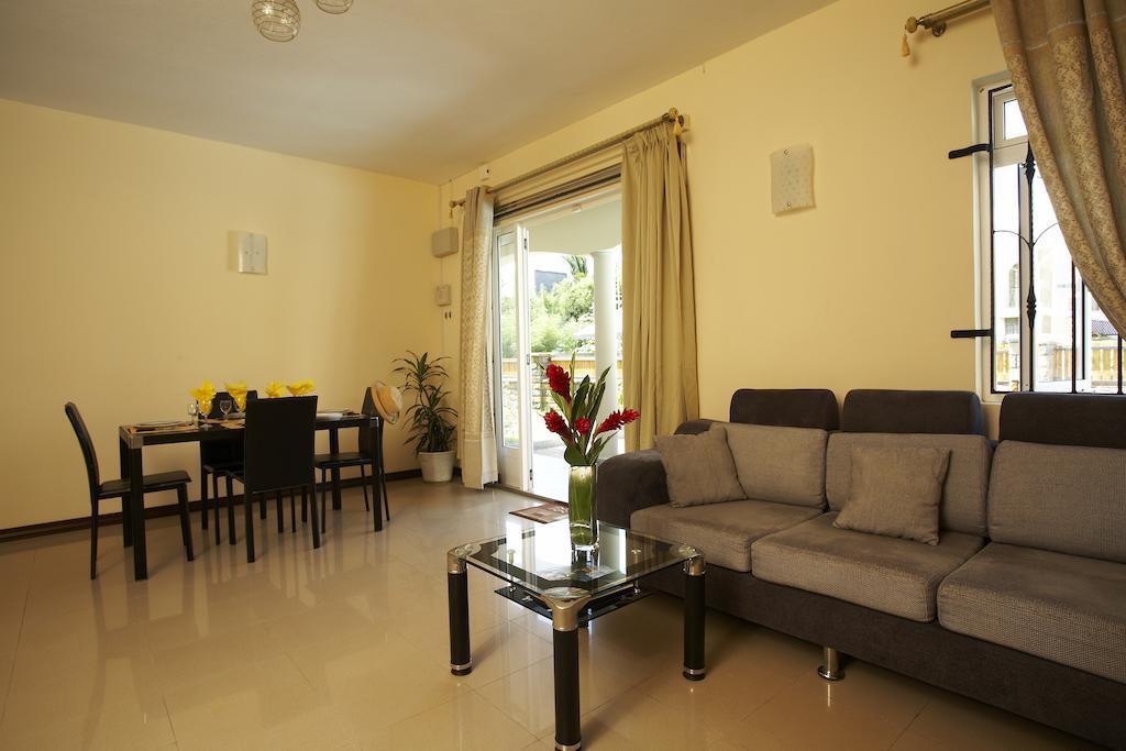 Jet Villa Flic en Flac Экстерьер фото