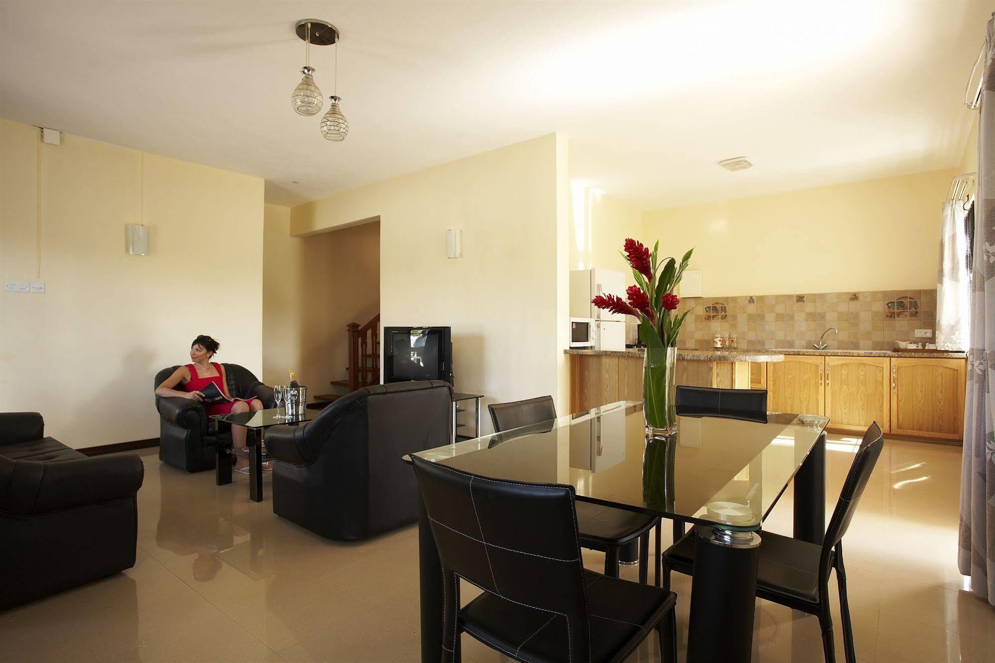 Jet Villa Flic en Flac Экстерьер фото