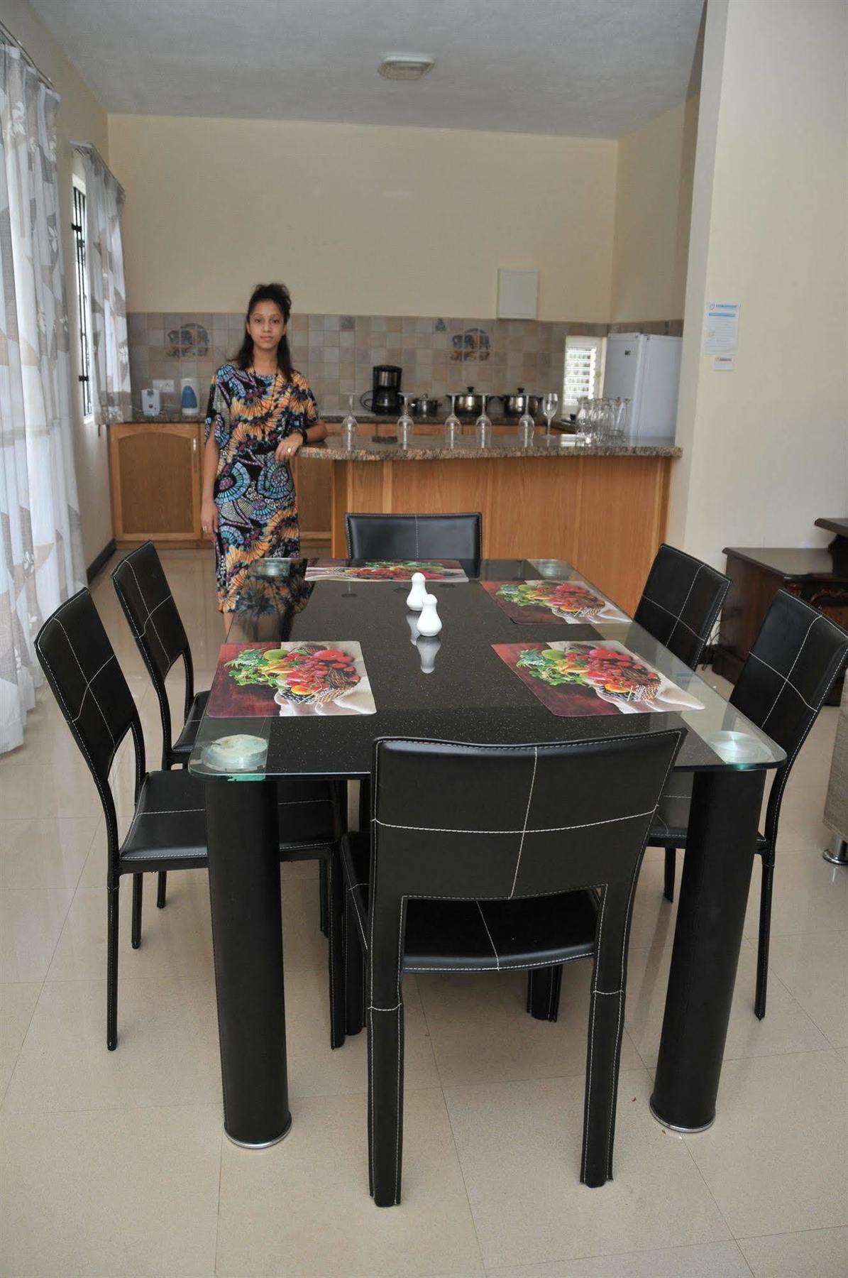 Jet Villa Flic en Flac Экстерьер фото