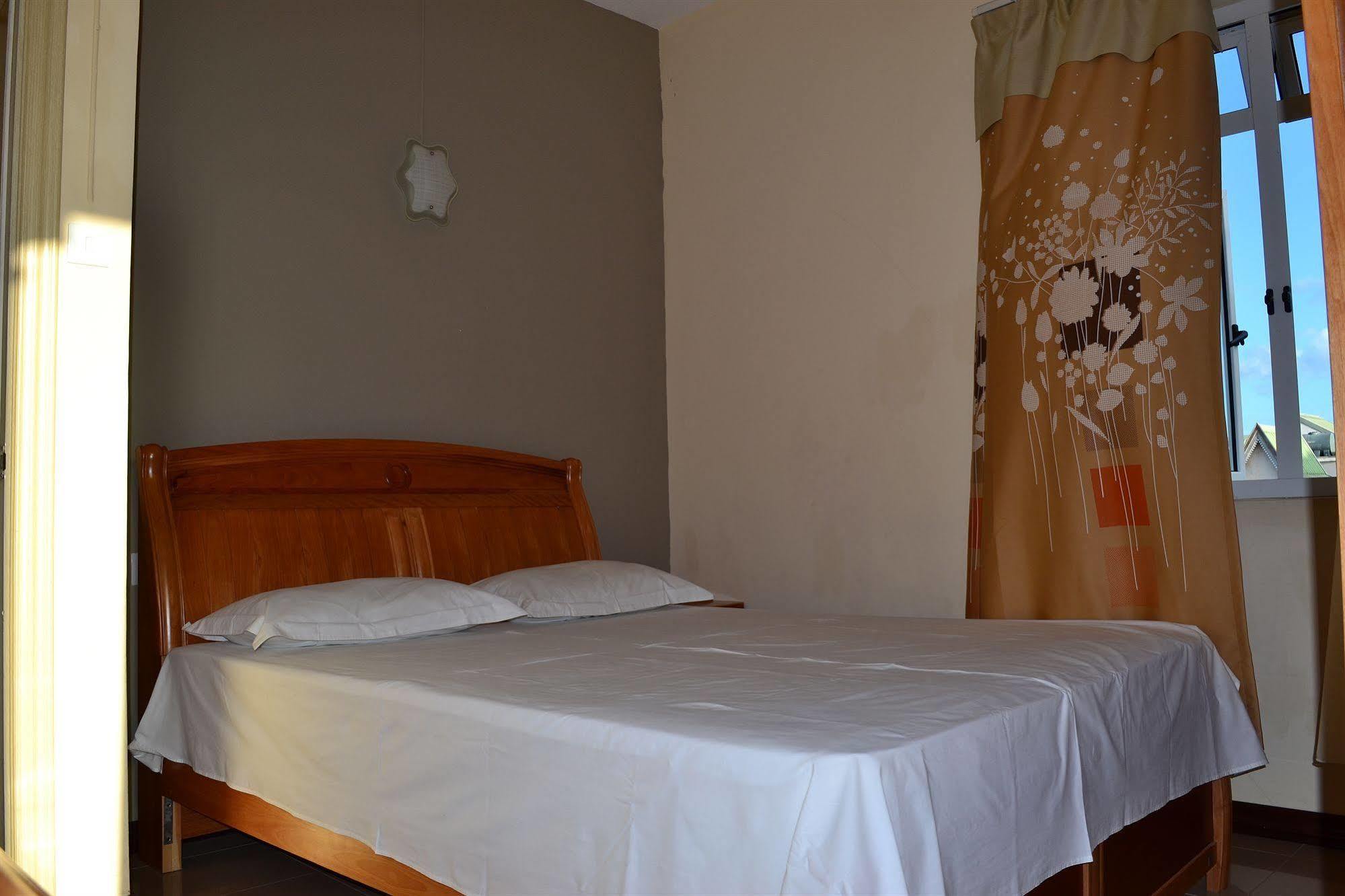 Jet Villa Flic en Flac Экстерьер фото