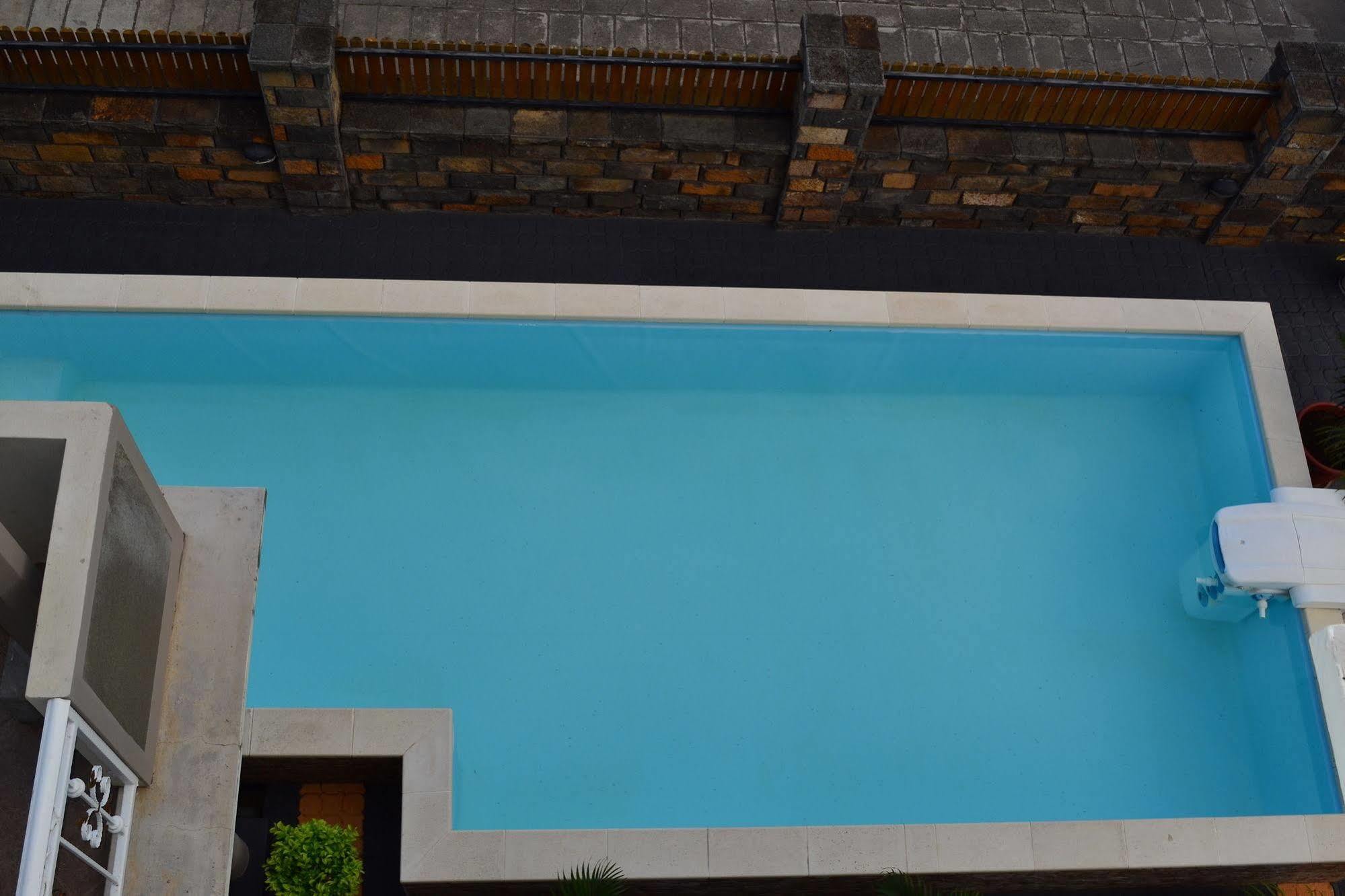 Jet Villa Flic en Flac Экстерьер фото
